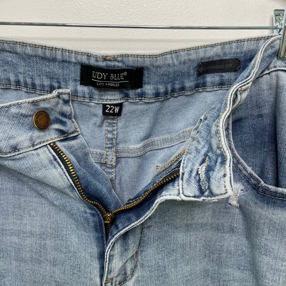 Judy Blue Distressed Boyfriend Fit Jean Light Wash Plus Size 22W Cowgirl Concert - Picture 4 of 11